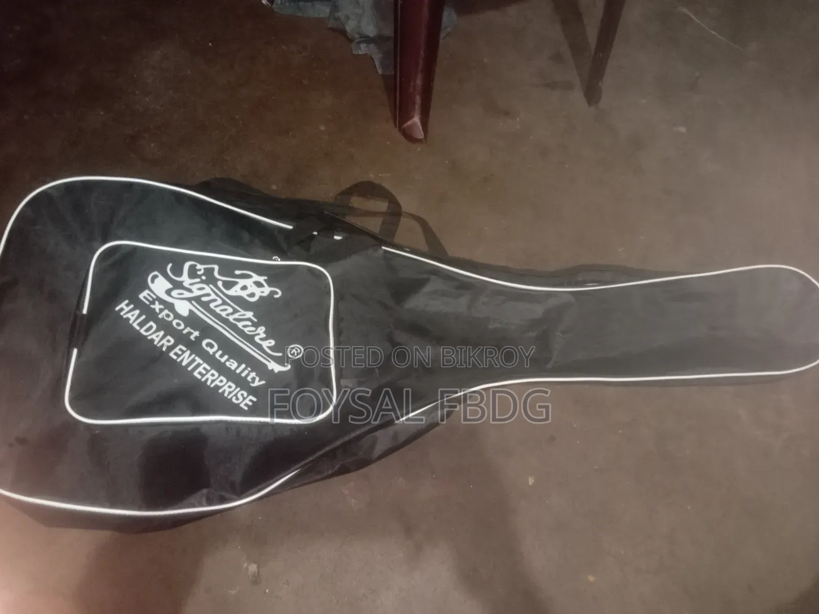 গিটার বিক্রি করা হবে অ্যাকোস্টিক গিটার