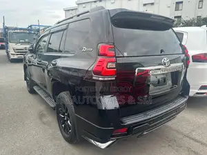 Toyota Land Cruiser Prado 2022 Black