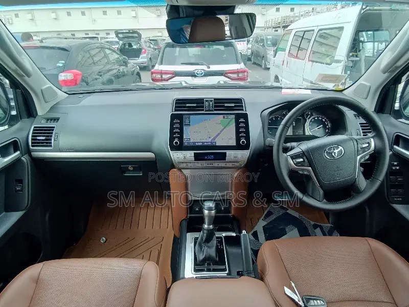 Toyota Land Cruiser Prado 2022 Black