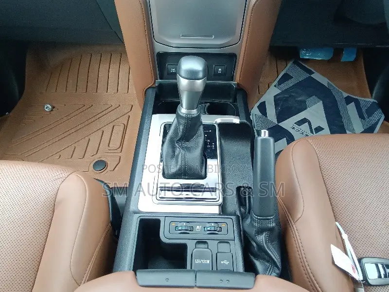 Toyota Land Cruiser Prado 2022 Black