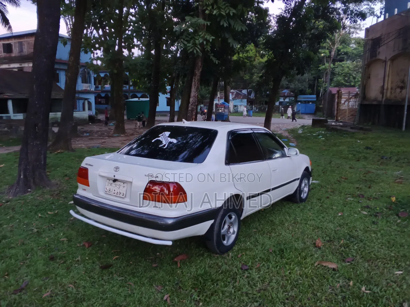 Toyota Corolla Sedan Automatic 1998 White