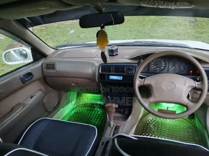 Toyota Corolla Sedan Automatic 1998 White