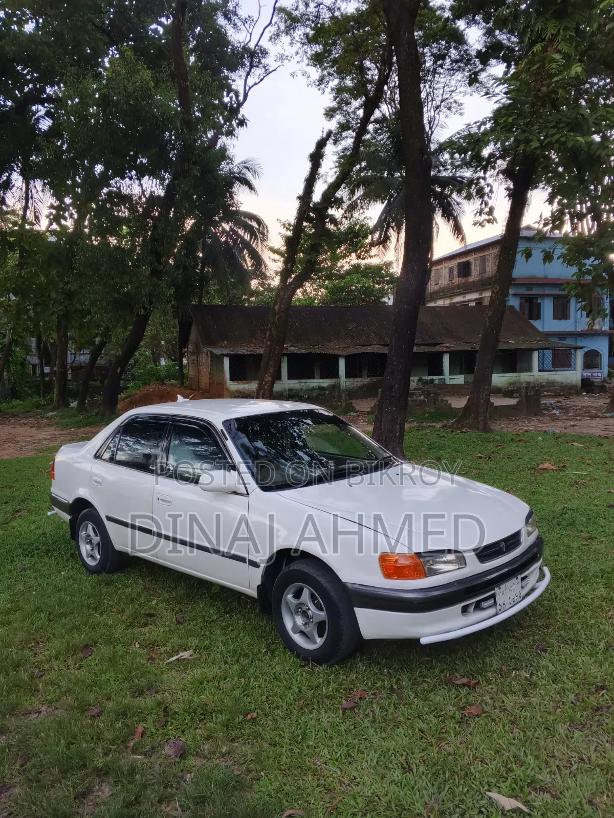 Toyota Corolla Sedan Automatic 1998 White