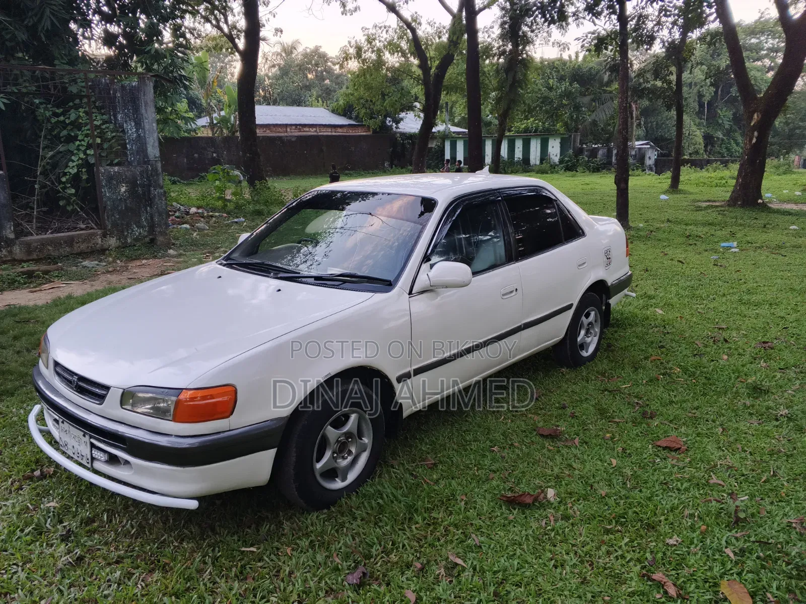 Toyota Corolla Sedan Automatic 1998 White