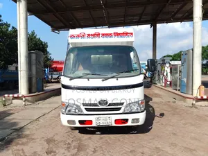 Toyota Dyna Delivery Van