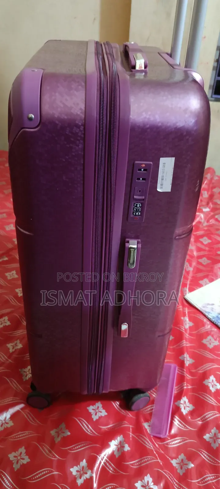 A good luggage. Brought some products from Dubai, completely brand new
