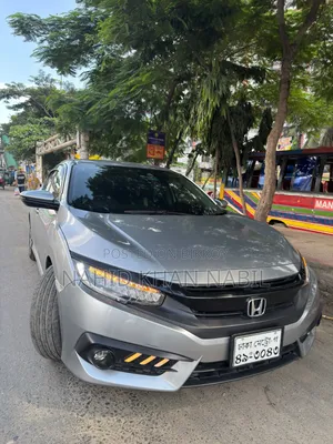 হোন্ডা সিভিক ২০১৮ সিলভার