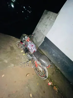 নতুন টিভিএস মেট্রো ২০১৭ কালো