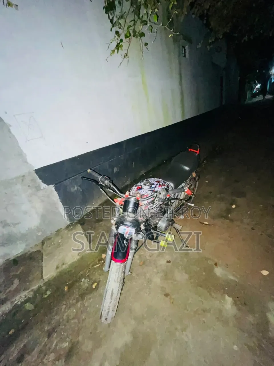 নতুন টিভিএস মেট্রো ২০১৭ কালো