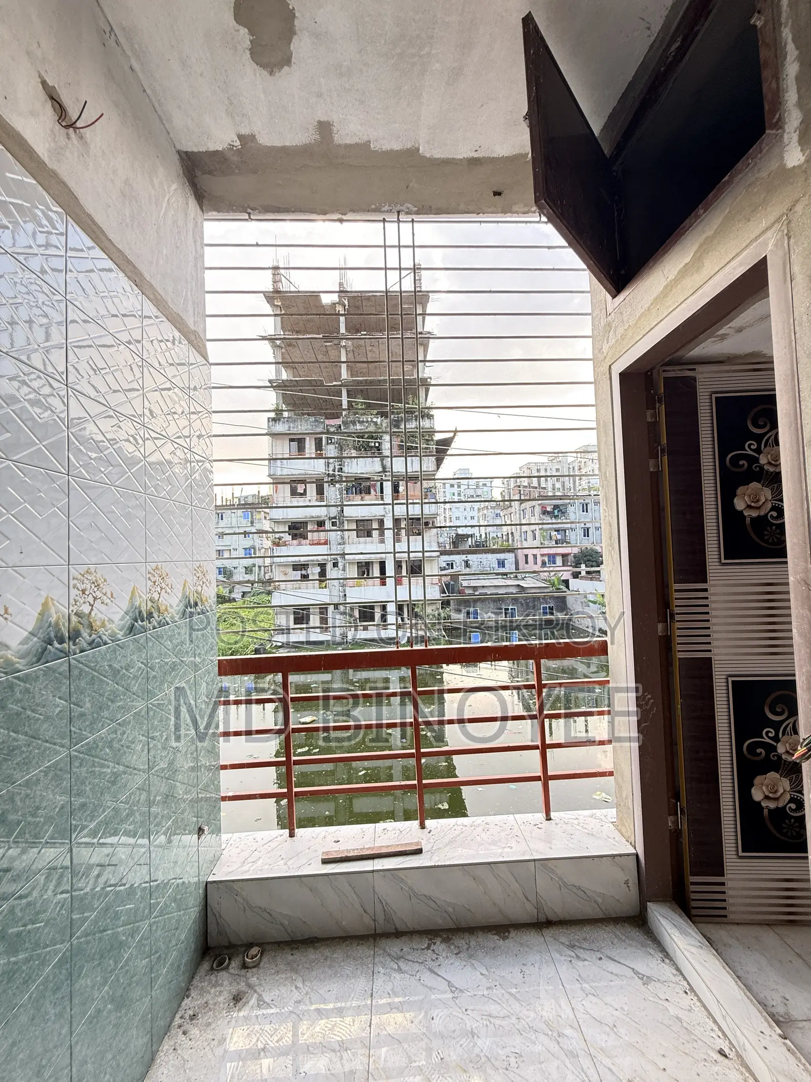 ডেমরায় বিক্রির জন্য আসবাবপত্রসহ ৩-বেডরুমের অ্যাপার্টমেন্ট
