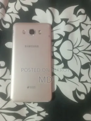 Samsung Galaxy J7 16 GB Silver