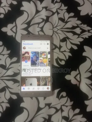 Samsung Galaxy J7 16 GB Silver