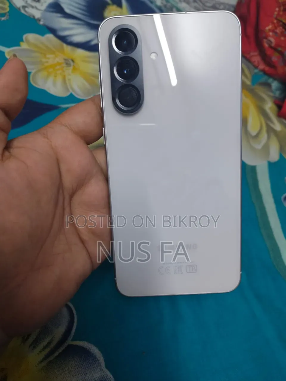 স্যামসাং গ্যালাক্সি এ৫৬ ১২৮ জিবি হোয়াইট