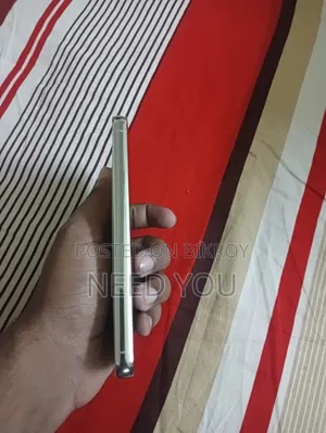 স্যামসাং গ্যালাক্সি এস২৩ ১২৮ জিবি হোয়াইট