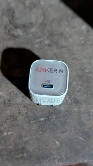 আঙ্কার চার্জার ৩০ডব্লিউ অনেক ভালো মানের একটা চার্জার মিনিটে ২% চার্জ হয়
