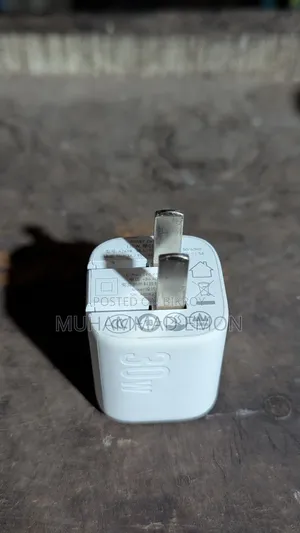 আঙ্কার চার্জার ৩০ডব্লিউ অনেক ভালো মানের একটা চার্জার মিনিটে ২% চার্জ হয়