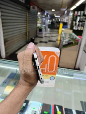 Tecno Spark 40 Pro 128 GB Silver