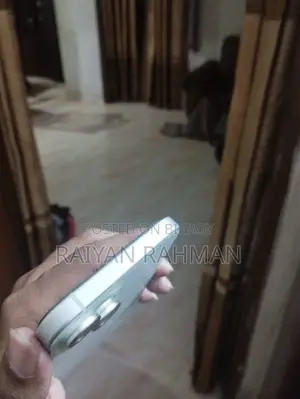 Apple iPhone 15 128 GB Green