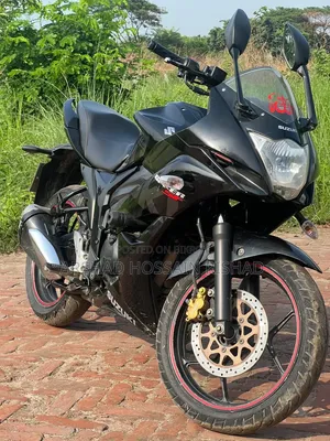 সুজুকি জিক্সার এসএফ ২০২০ কালো