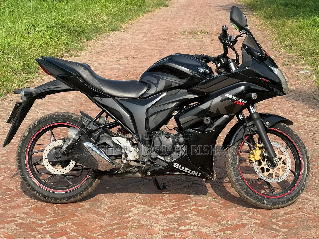 সুজুকি জিক্সার এসএফ ২০২০ কালো