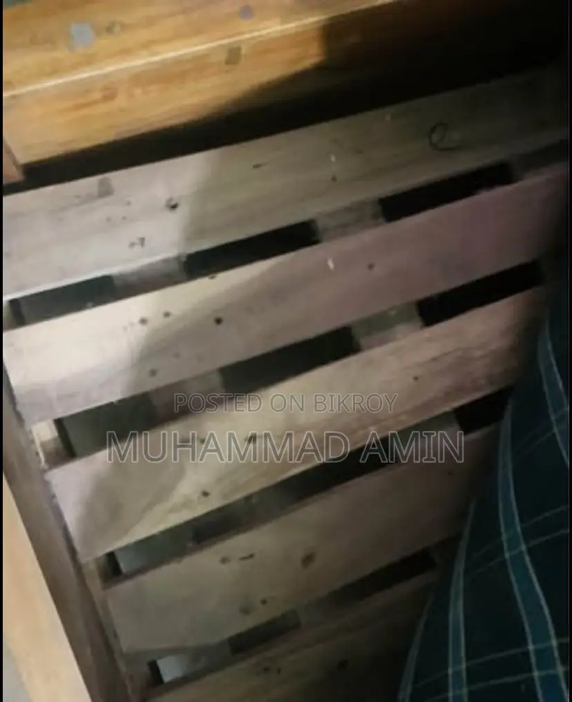 Sturdy Akashi Wood Bed