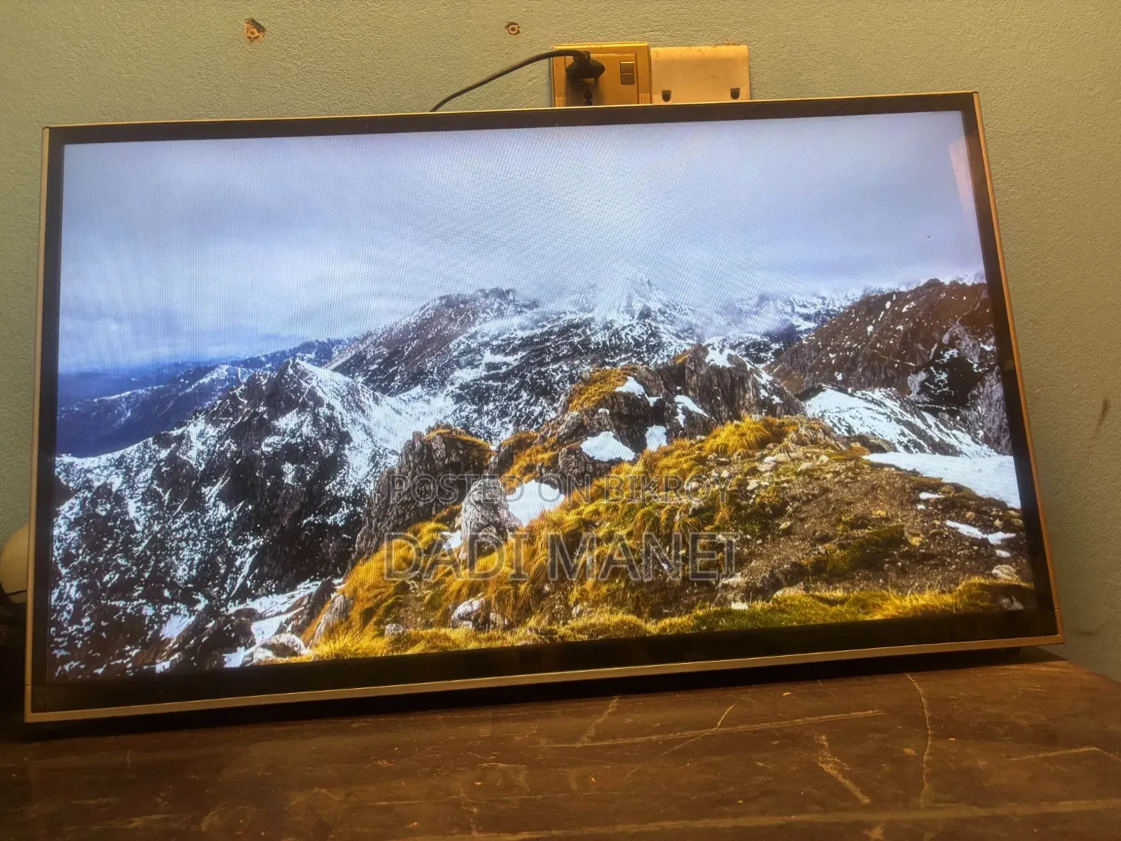 Wisdom Share Smart TV 32 inch