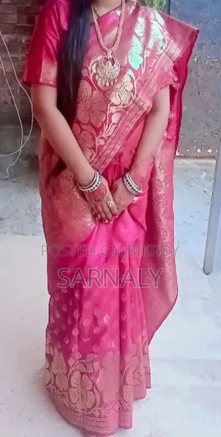 রানী গোলাপি ইন্ডিয়ান শাড়ি