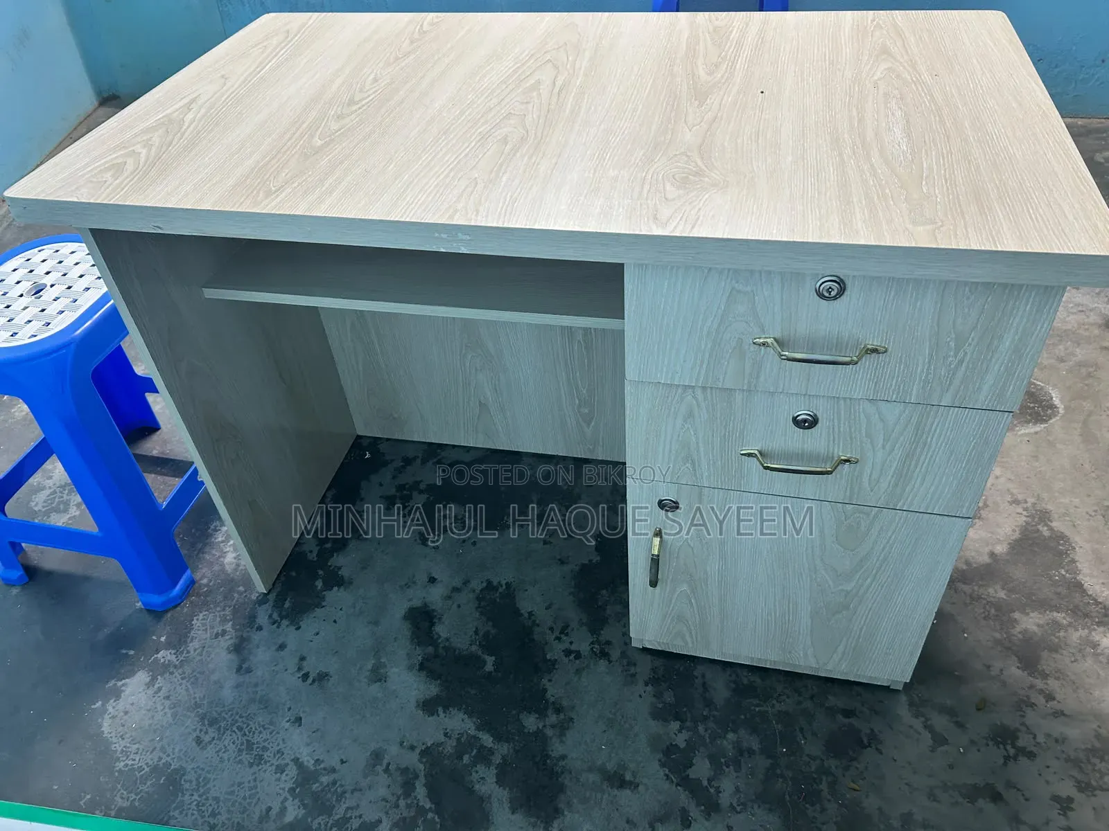 Cash Table or Reading Table