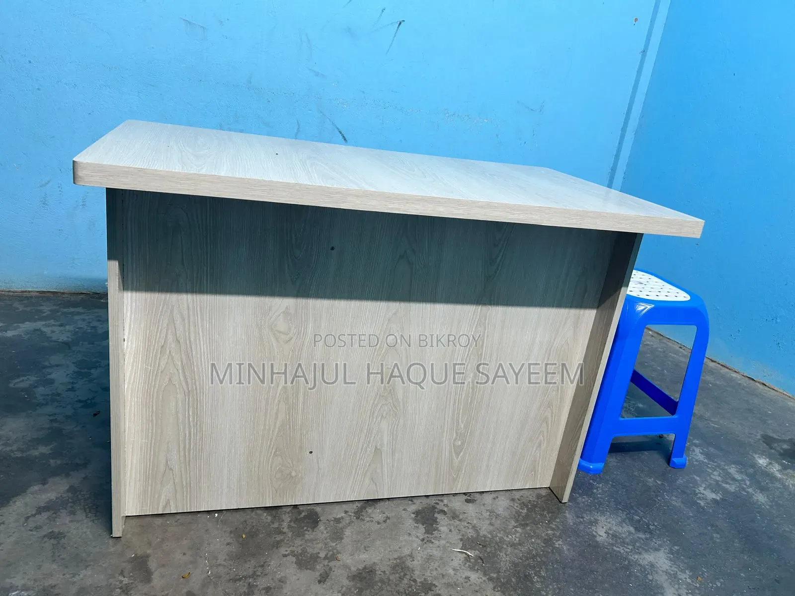 Cash Table or Reading Table
