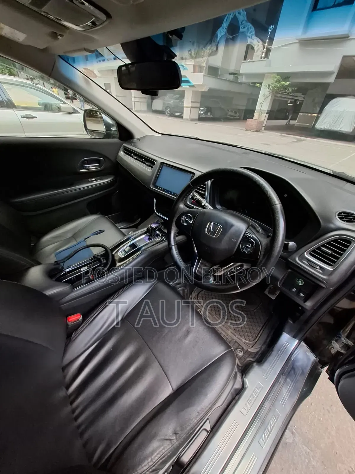 Honda Vezel 1.5 Hybrid 2WD 2014 Black