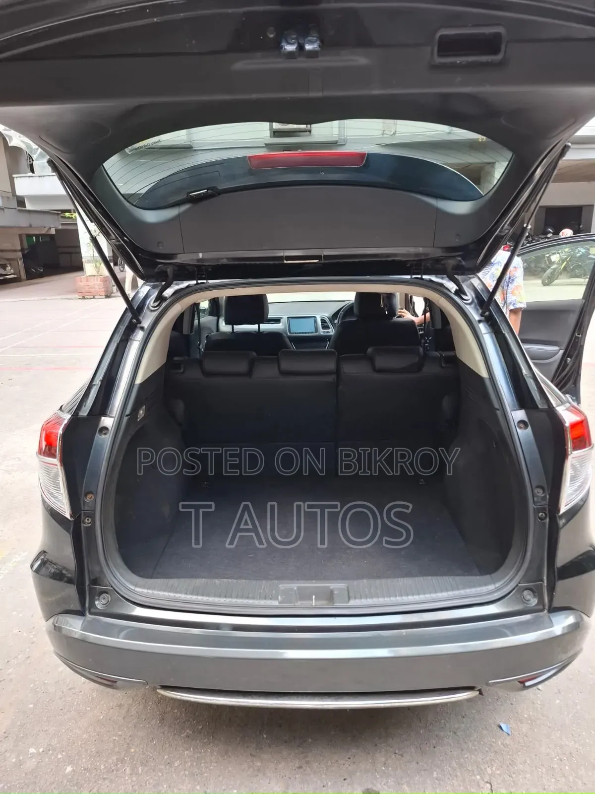 Honda Vezel 1.5 Hybrid 2WD 2014 Black
