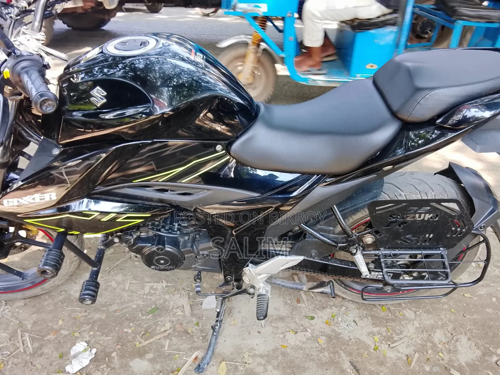 সুজুকি জিক্সার ২০২৫ ব্ল্যাক