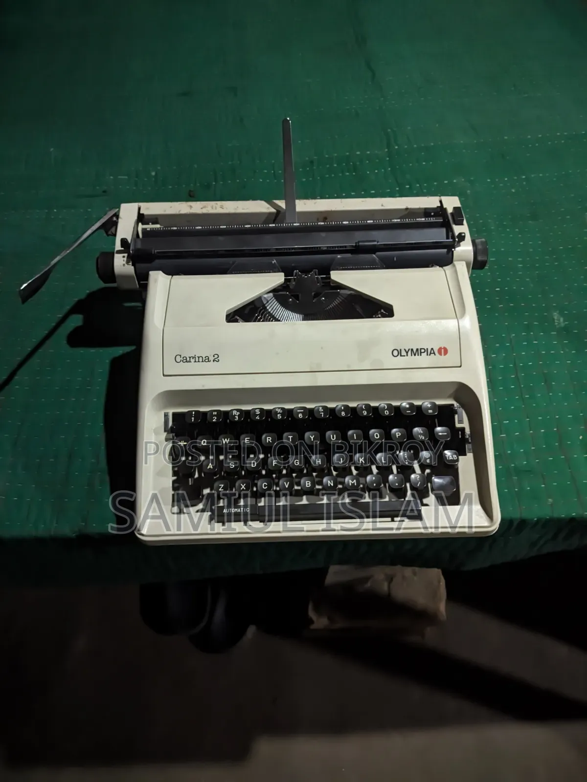 Olimpia Karina2 Typewriter Sell With Full Suitcase