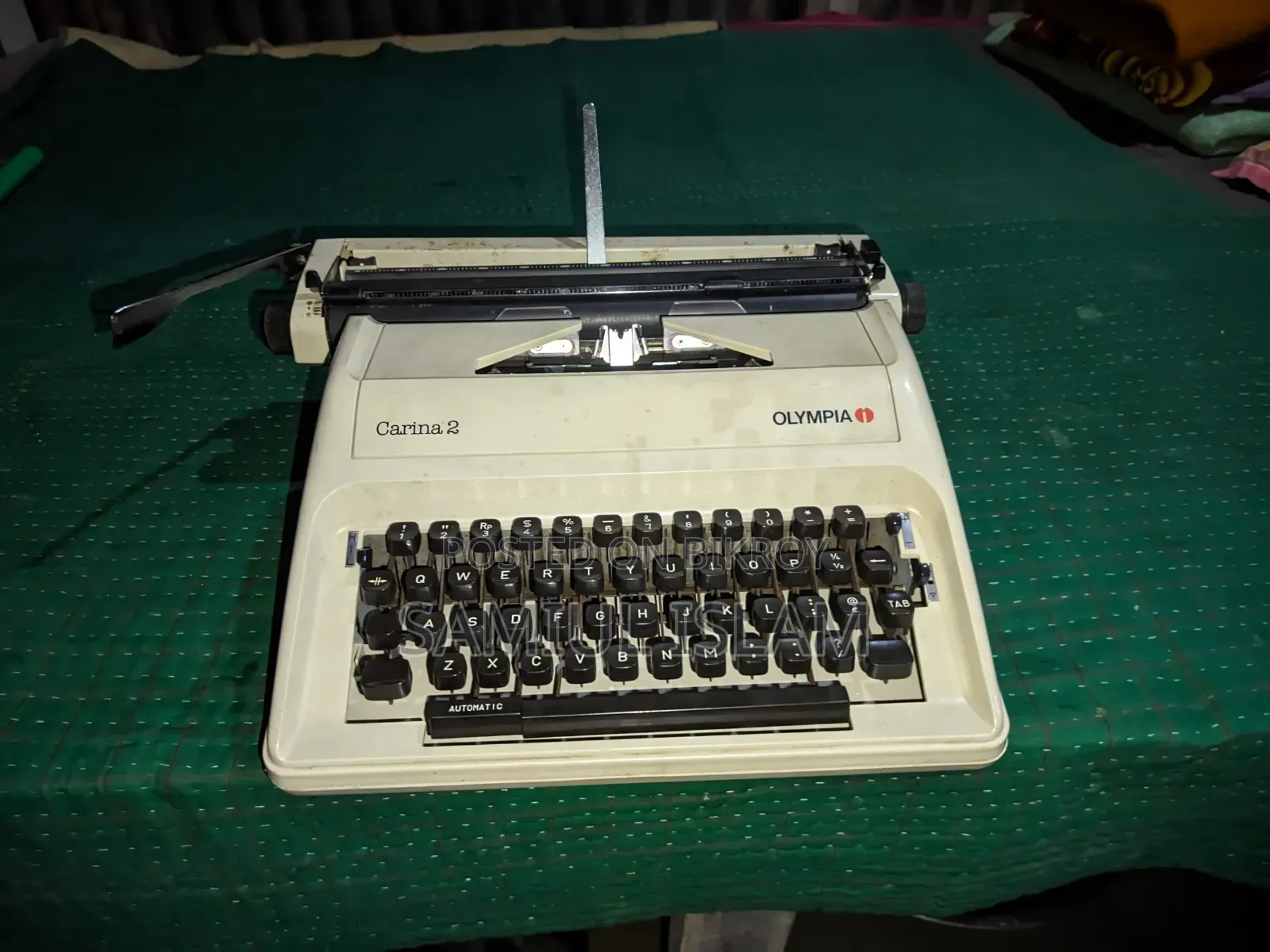 Olimpia Karina2 Typewriter Sell With Full Suitcase