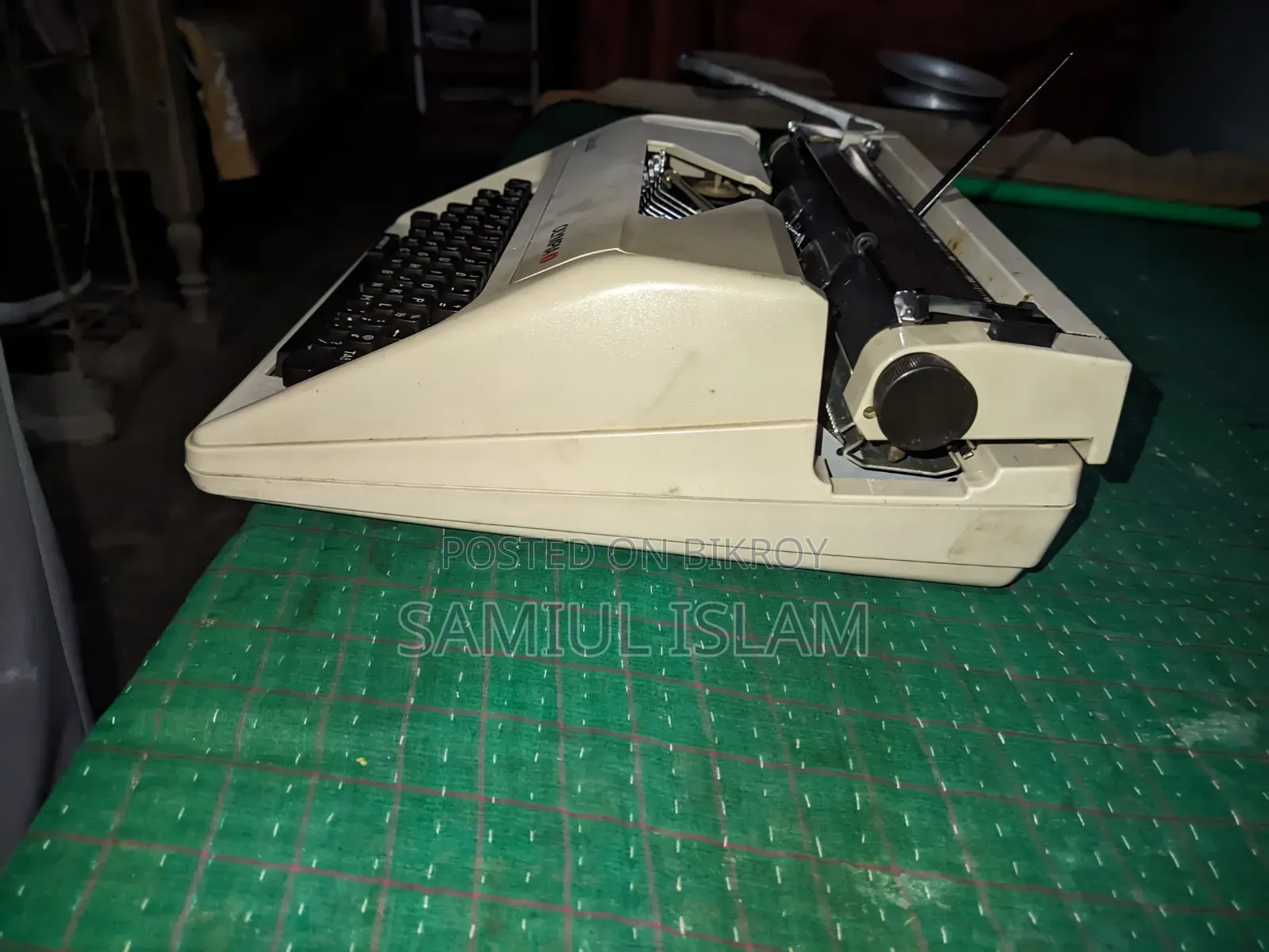Olimpia Karina2 Typewriter Sell With Full Suitcase