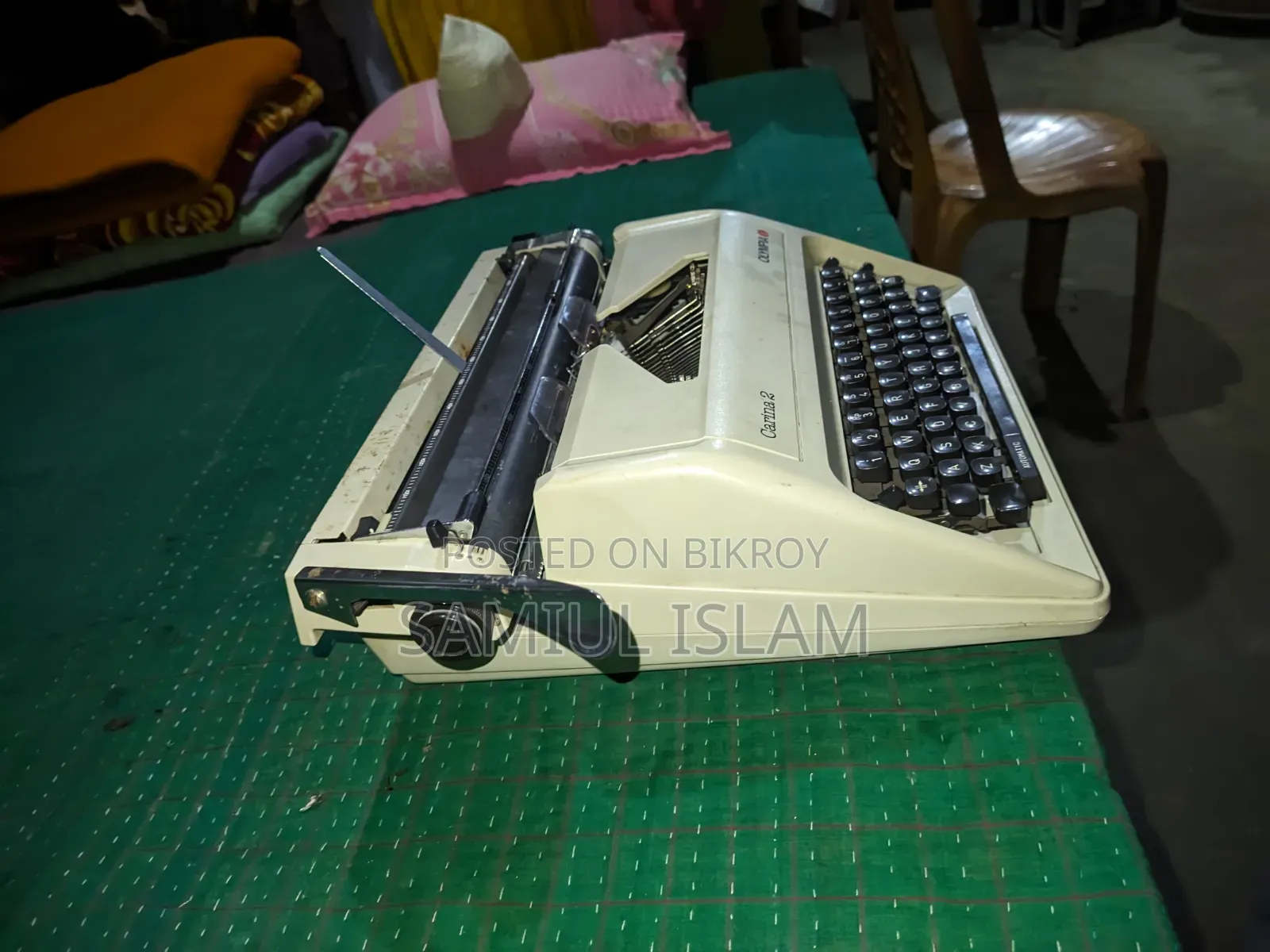 Olimpia Karina2 Typewriter Sell With Full Suitcase