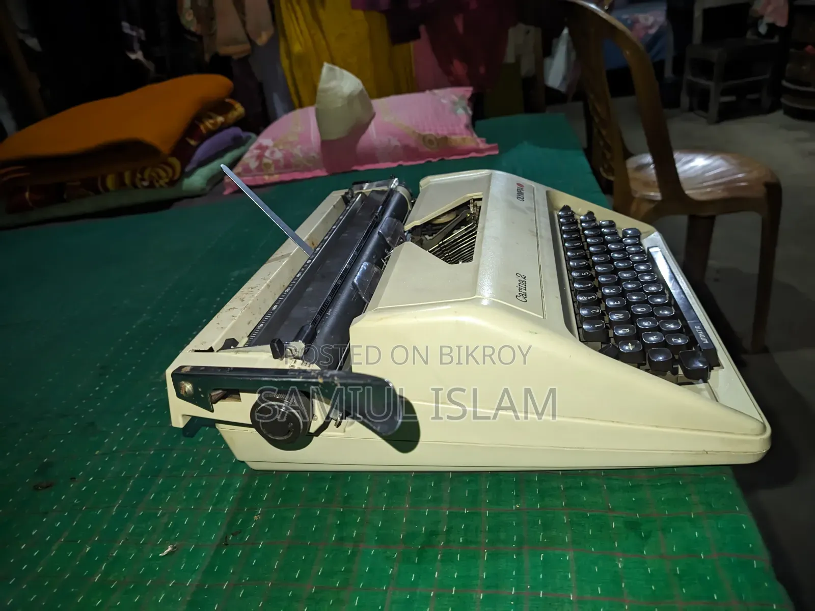 Olimpia Karina2 Typewriter Sell With Full Suitcase