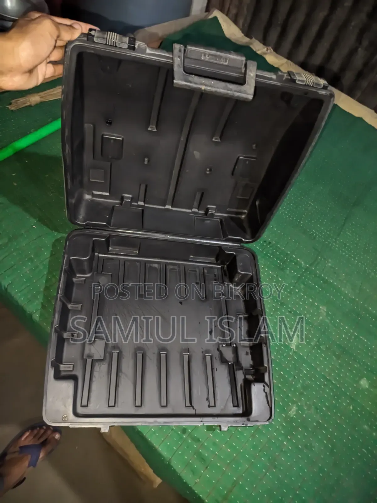 Olimpia Karina2 Typewriter Sell With Full Suitcase