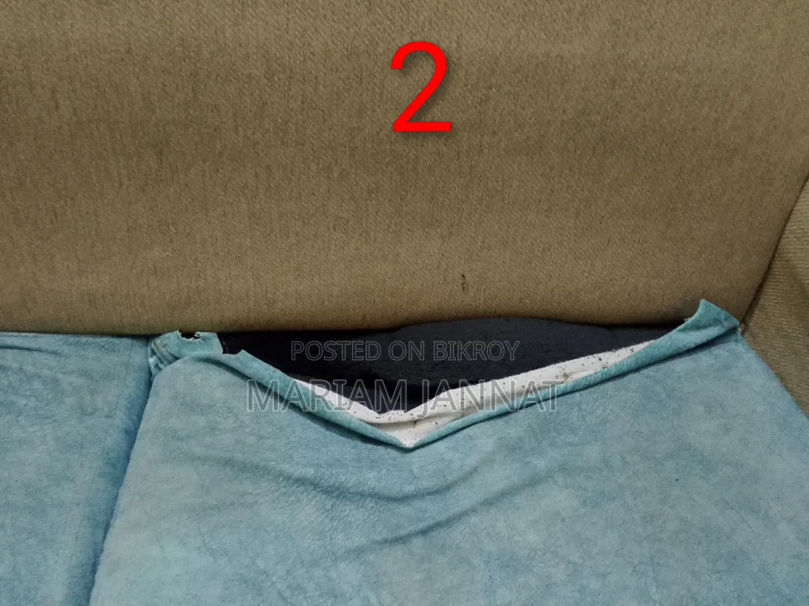 2+2 Sofa Set With 4 Pillows Has A Slight Issue, You Will Understand If You Look At The Pictures