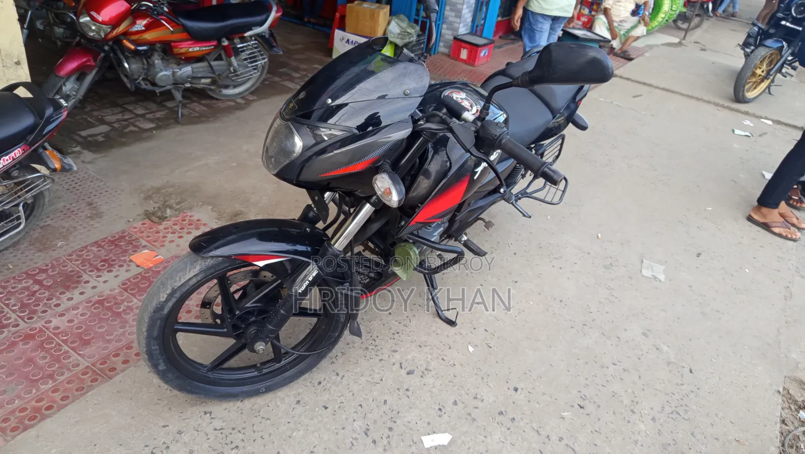 বাজাজ পালসার ১৫০ ২০১৮ ব্ল্যাক