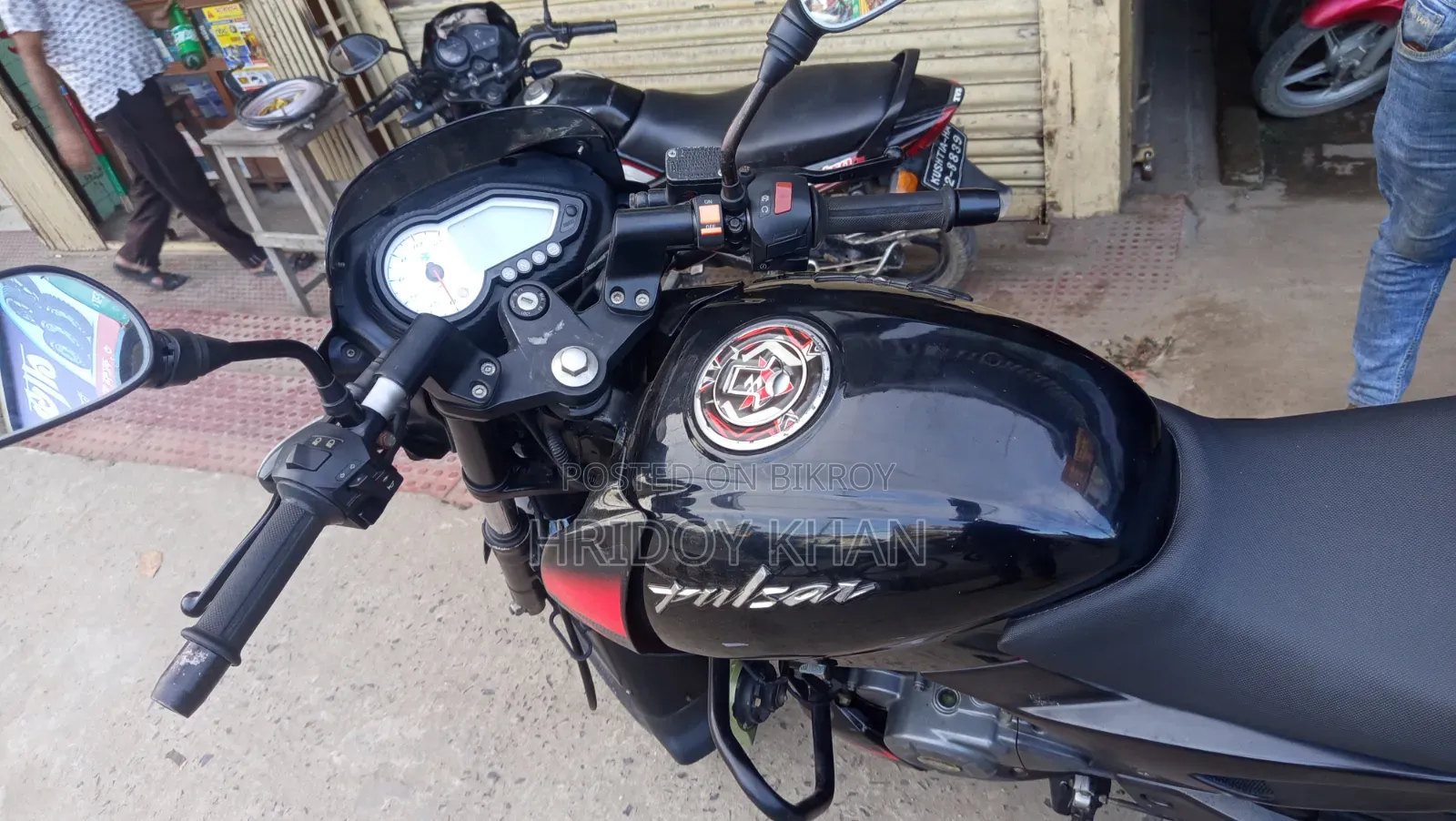 বাজাজ পালসার ১৫০ ২০১৮ ব্ল্যাক