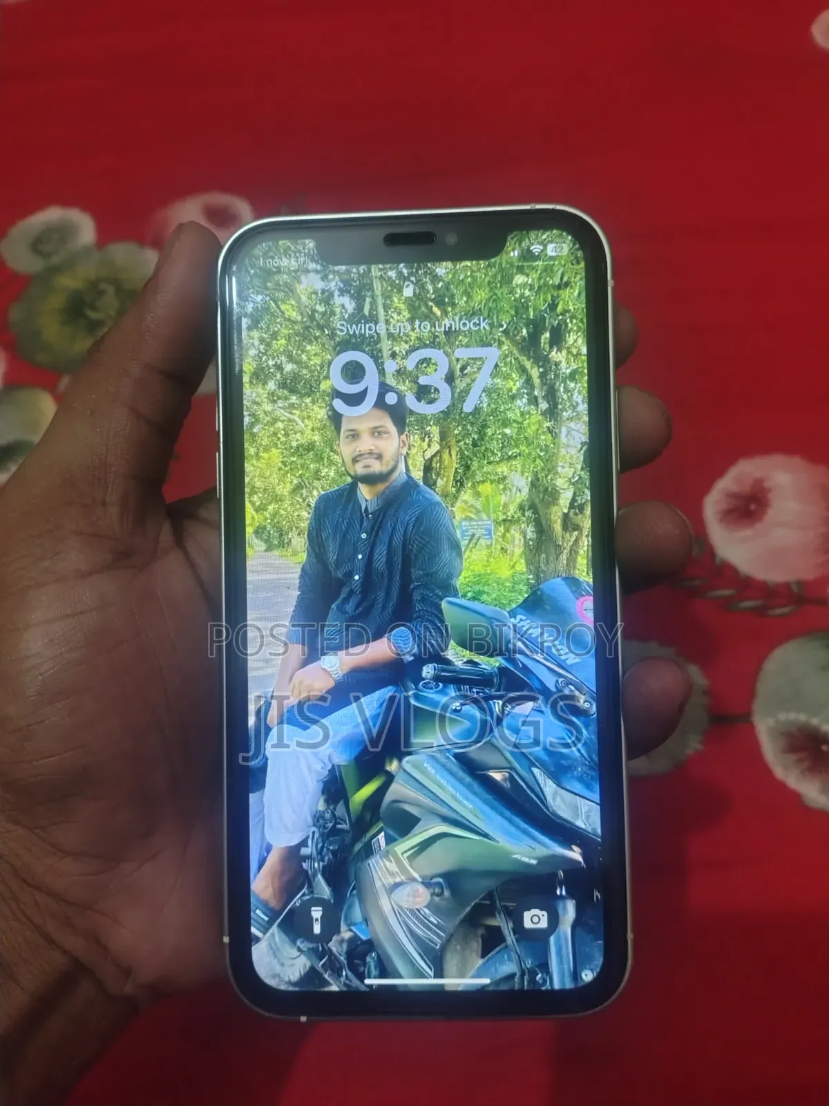 অ্যাপল আইফোন এক্সআর ১২৮ জিবি হোয়াইট