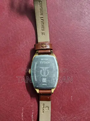 টাইটান অ্যানালগ সাদা ডায়াল নারীদের ঘড়ি