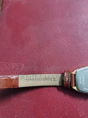 টাইটান অ্যানালগ সাদা ডায়াল নারীদের ঘড়ি