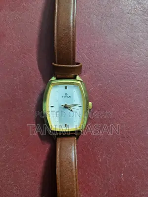 টাইটান অ্যানালগ সাদা ডায়াল নারীদের ঘড়ি