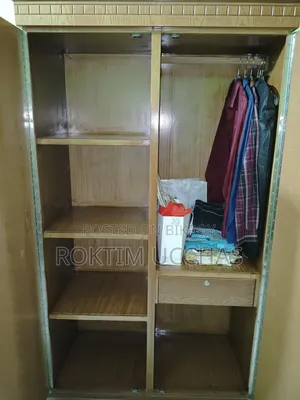 ব্যবহৃত আলমারি