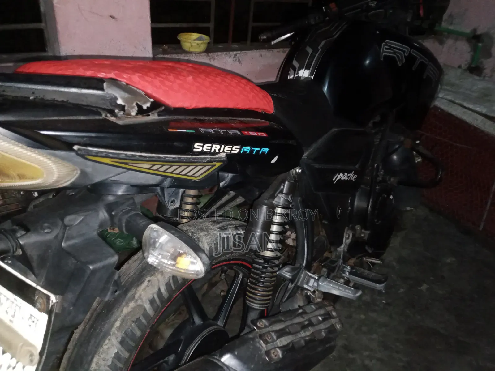 টিভিএস অ্যাপাচি আরটিআর ১৬০ টুভি ২০১৮ ব্ল্যাক