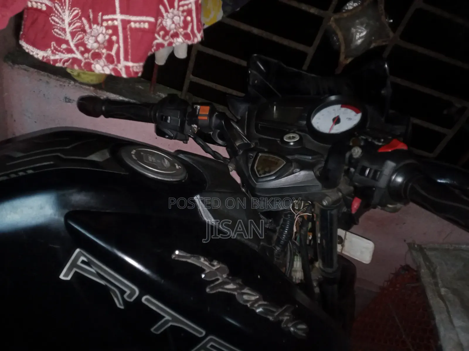 টিভিএস অ্যাপাচি আরটিআর ১৬০ টুভি ২০১৮ ব্ল্যাক