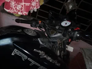 টিভিএস অ্যাপাচি আরটিআর ১৬০ টুভি ২০১৮ ব্ল্যাক