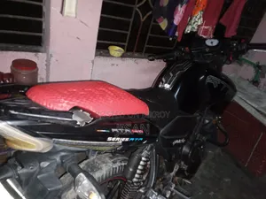 টিভিএস অ্যাপাচি আরটিআর ১৬০ টুভি ২০১৮ ব্ল্যাক